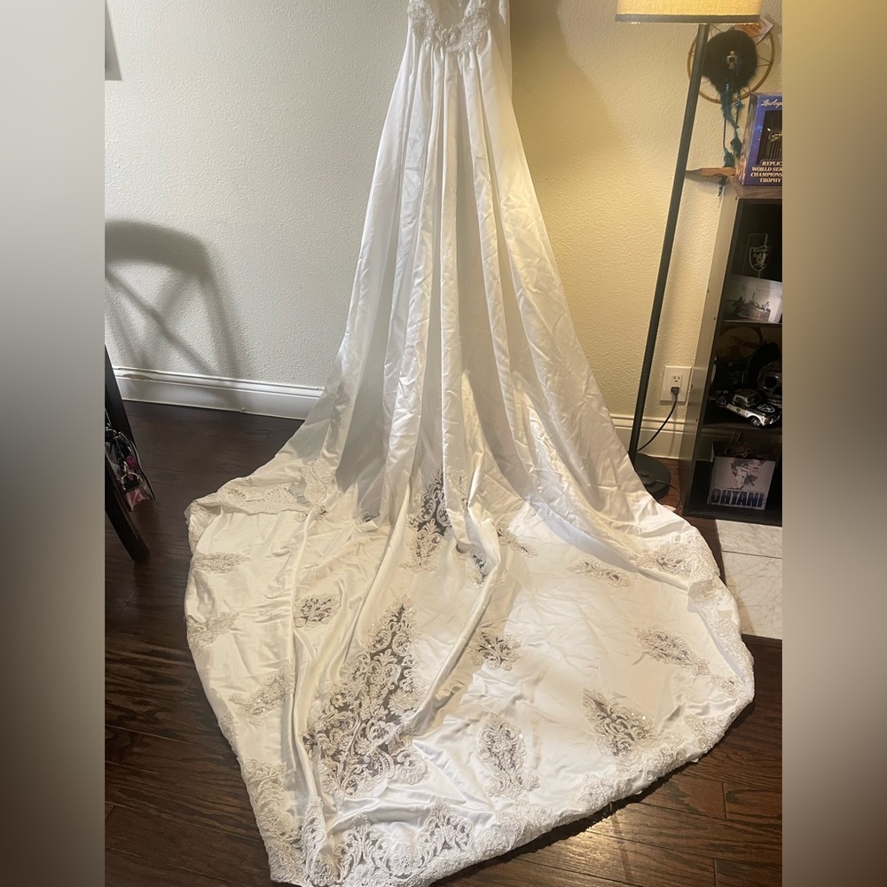 Ivory Lace Appliqué Satin Wedding Gown - Picture 12 of 16